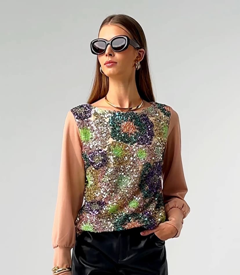 Knit blouse with sequins