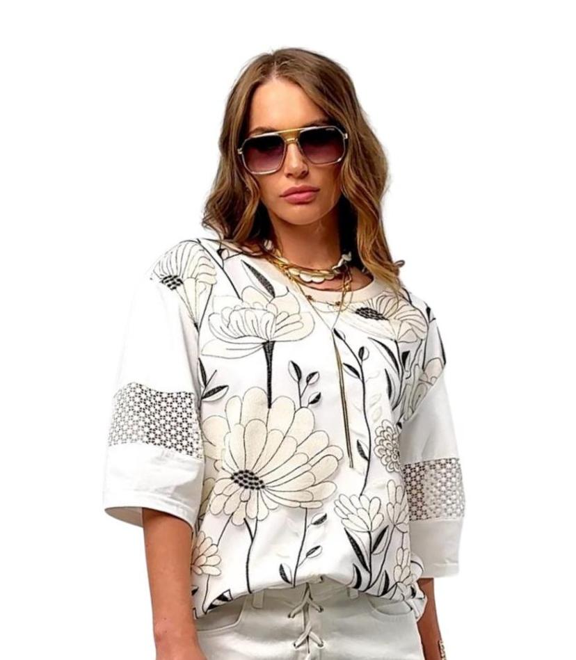 Exclusive knit blouse in milky white
