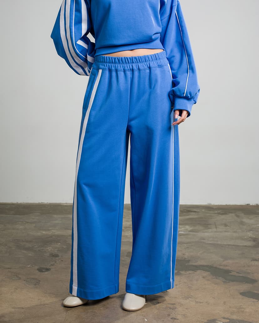 Knitted trousers with contrasting side stripes