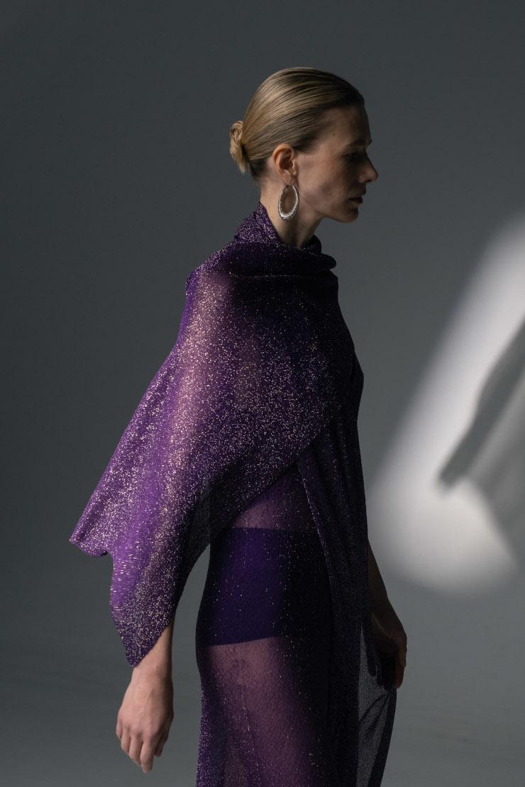 Shimmering effect scarf – purple glow